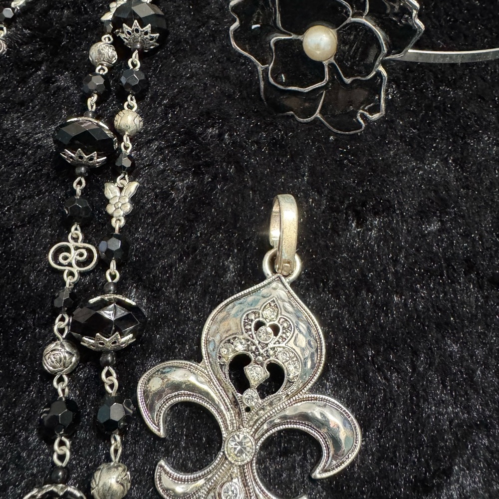 Elegant Silver and Black Jewelry Set